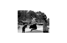Kobiety Padaung uwięzione w tradycji.