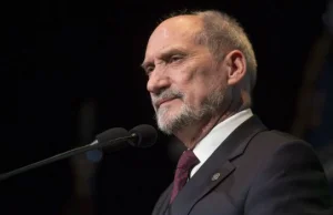 Antoni Macierewicz miał powiedzieć do posłów: Nie dorównujecie Misiewiczowi.