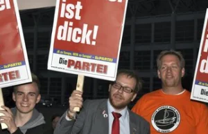 Die Partei ma europosła. Kampania "Merkel jet gruba" i "blalabla" się udała