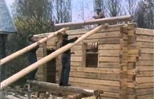 Proces budowy tradycyjnego fińskiego domu.