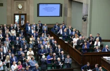 Sejm uchwalił nową ustawę o Sądzie Najwyższy. Jak głosowali posłowie?