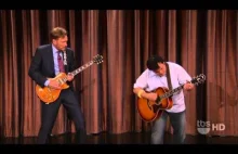 Jack Black i Conan O'Brien w pojedynku na gitary.