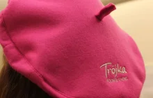 Polskie Radio: 6 tys. różowych beretów promujących Trójkę do utylizacji