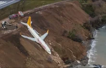 Boeing 737 ześlizguje się ze zbocza i prawie rozbija się o morze.