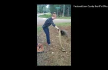 Policjantka z Florydy własnoręcznie łapie prawie 3 metrową anakondę
