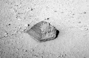 Na Marsie widać piramidy! Skąd one się tam wzięły?