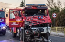 Wypadek dwóch wozów strażackich pod Krosnem Odrzańskim. Ranni strażacy