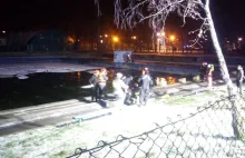 Opolskie: Pod dwójką dzieci na nieczynnym basenie załamał się lód. Trwa...