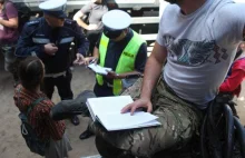 Policja weszła do obozu aktywistów w Puszczy Białowieskiej. Szuka narkotyków.