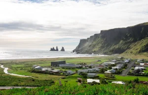 Czarne plaże, elfy, bazaltowe jaskinie i mały kanion - Islandia cz. II