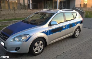 Policyjna Kia Cee’d do kupienia na OtoMoto