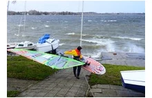 Windsurferom orkan Ksawery niestraszny! [ZDJĘCIA]