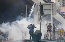 Policja tłumi demonstrację w Hongkongu. Użyto armatek wodnych i gazu łzawiącego