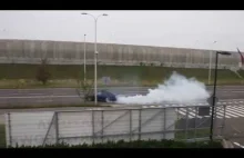 BMW M5 pali gumę przy Wrocławskim stadionie Cars and Coffee Poland