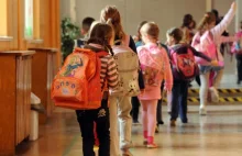 Ile kilogramów dzieci mogą bezpiecznie nosić w plecakach szkolnych?
