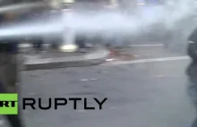 Francja: użycie przez policjantów gazu pieprzowego przeciwko manifestującym