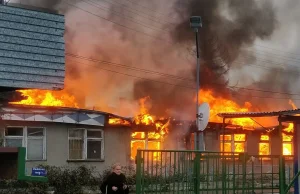 Duże kłęby dymu nad Warszawą. Pożar pawilonów przy ul. Bakalarskiej....