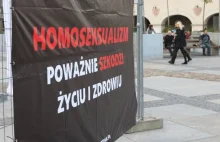Kontrowersyjna wystawa dot. homoseksualizmu na Rynku w Kielcach