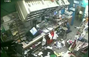 Armed robbery goes wrong, shootout in Texas convenience store, caught on camera