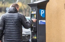 Nowy pomysł walki ze smogiem – podwyższenie opłat za parkowanie