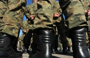 Polska armia bosa i goła? Żołnierze sami kupują mundury
