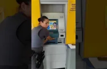 Inna forma skimmingu: bankomat w bankomacie.