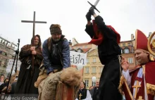 Młodzi katolicy zakłócili Marsz Ateistów. 'Gdzie jest inkwizycja'
