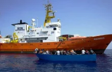 Statek NGO nie wie, gdzie wyładować migrantów