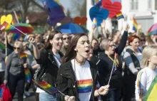 Marsz Równości w Toruniu. Pedoamoria dziś z hasłem "dla życia i rodziny"...