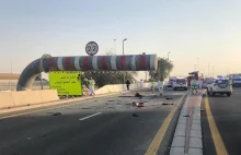 Dubaj: autobus wbił się w ogranicznik wysokości, 17 ofiar