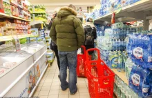 Polacy nie chcą zakazu handlu. 'Liczba niezadowolonych będzie rosła'