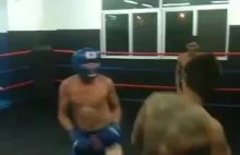 Instruktor Muay Thai vs losowy koleś bez umiejętności