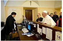 Papież dzwoni do jezuitów - dialog z portierem