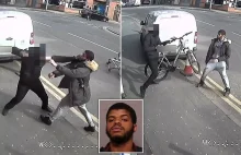 Rowerzysta zaatakowany przez nożownika broni się rowerem.