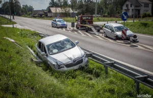 Piraci drogowi wzięli się za policyjne radiowozy