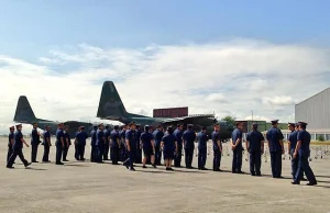 42 PNP-SAF slain in Mamasapano clash given arrival honors at Villamor Air...