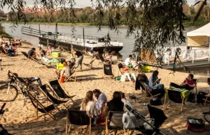 Alkohol nad Wisłą legalny? Piwne absurdy w stolicy