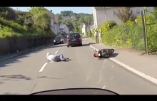 Kierowca celowo potrąca skuter następnie ucieka