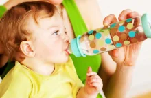 SOKI OWOCOWE mogą szkodzić dzieciom? Nowe zalecenia pediatrów z USA
