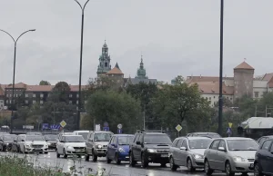 W Krakowie zbadali, że korki napływają z zewnątrz, ćwierć miliona aut dziennie