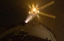 Statek ATV-3 cumuje do stacji ISS. Wygląda, jakby płonął.