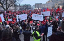 Żona prezydenta Poznania na strajku kobiet: Jesteśmy wk...one!