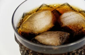 Jak napoje typu Cola niszczą Twoje życie.