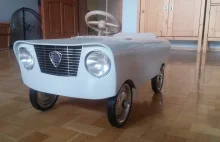 Poznań: Mieszkaniec Naramowic zrobił samochód - zabawkę dla swoich dzieci....