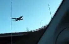 Zbugowany samolot w powietrzu