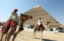 W Egipcie upiększyli piramidę