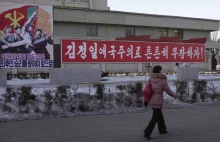 Korea Północna wprowadza stan wojenny.