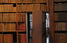 Lustro Biblioteki: Sekretne przejścia biblioteczne