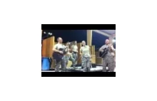 Amerykańska żołnierka śpiewa Adelle
