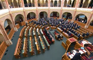 Węgry: Parlament przyjął "prawo o niewolnictwie"